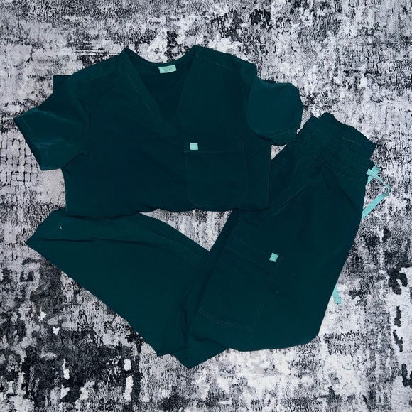 Garde Malade Teal Scrub Set - Picture 1 of 4